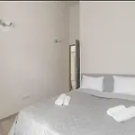 Downtown Jewish Quarter Ruin Bar With 2 Full Bath Будапешт