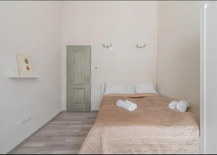 Apartment Downtown Jewish Quarter Ruin Bar With 2 Full Bath Budapest
