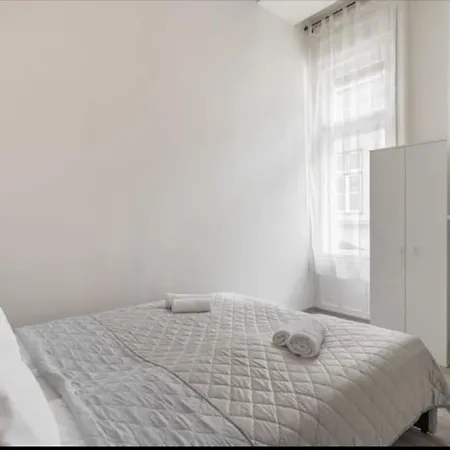 Apartament Downtown Jewish Quarter Ruin Bar With 2 Full Bath *