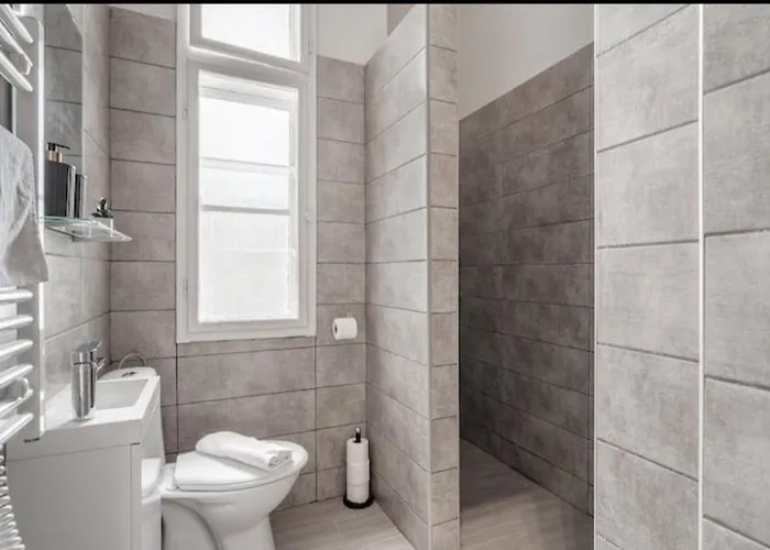 Downtown Jewish Quarter Ruin Bar With 2 Full Bath *
